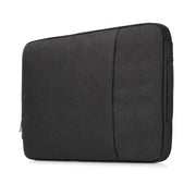 Zwarte laptop sleeve 13-14 inch, praktisch en stijlvol voor het opbergen van laptops tot 14,2 inch.