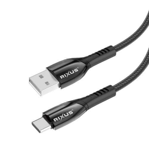 Rixus RXUC30AC USB-A naar USB-C datakabel met metalen afwerking, ideaal voor opladen en gegevensoverdracht.