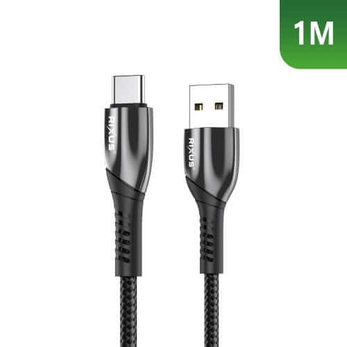 Rixus RXUC30AC USB-A naar USB-C datakabel met metalen afwerking, ideaal voor opladen en gegevensoverdracht.